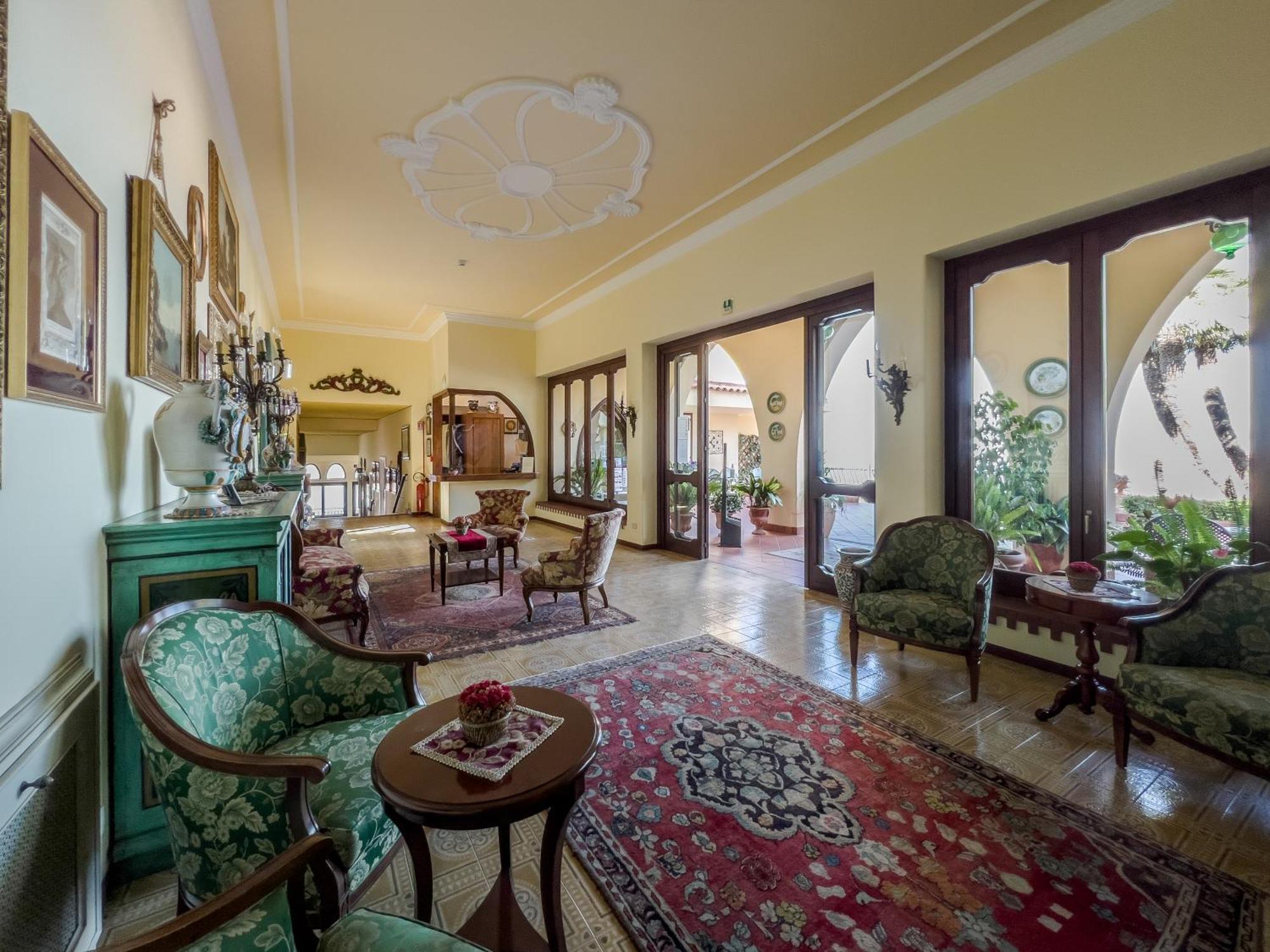 Hotel Sirius 4*