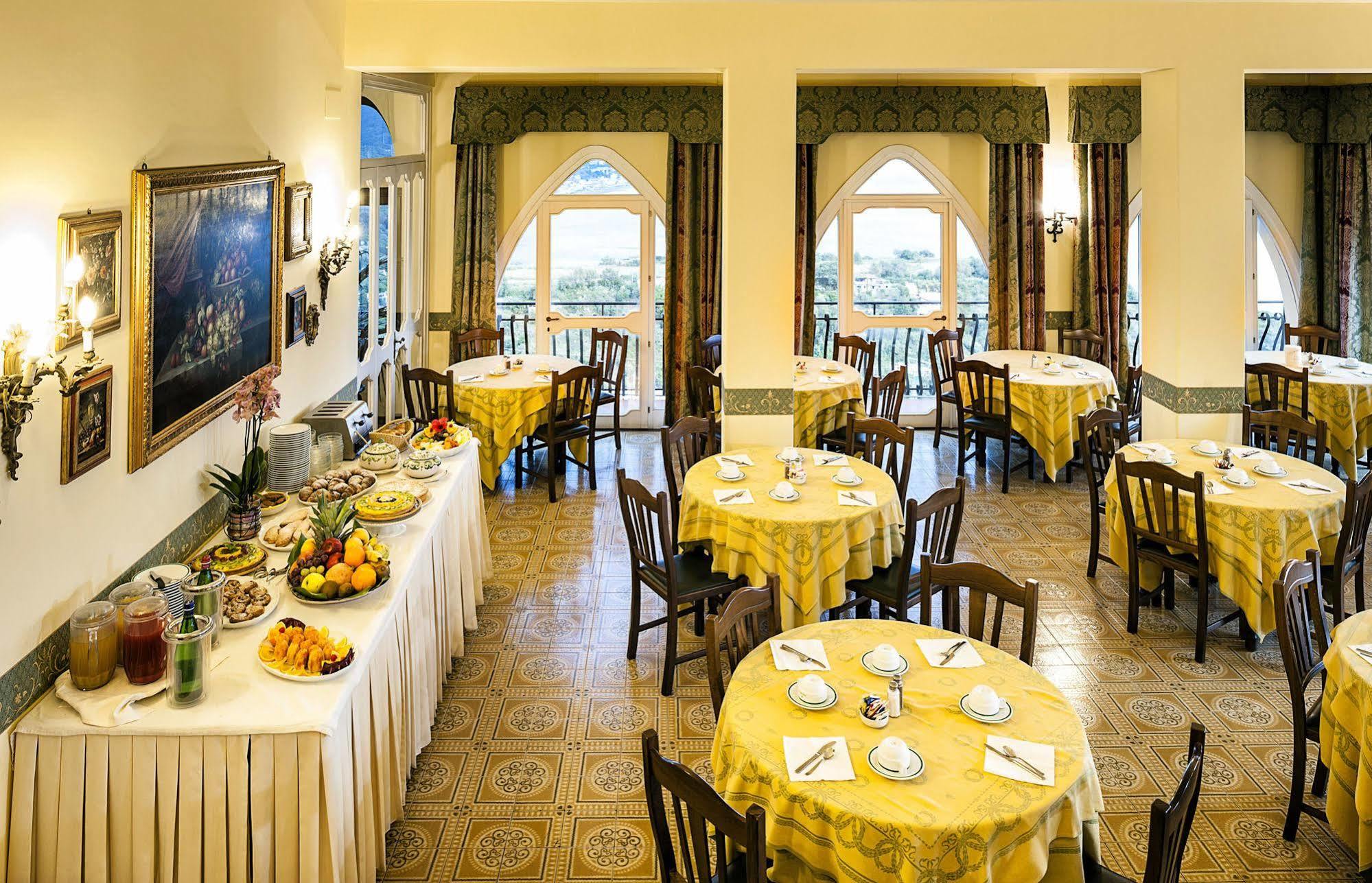 Hotel Sirius 4*